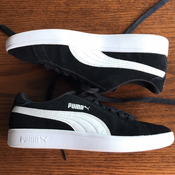 COPY - Puma black suede white trim big kid 5=womens 7 shoes EUC - Picture 2 of 9